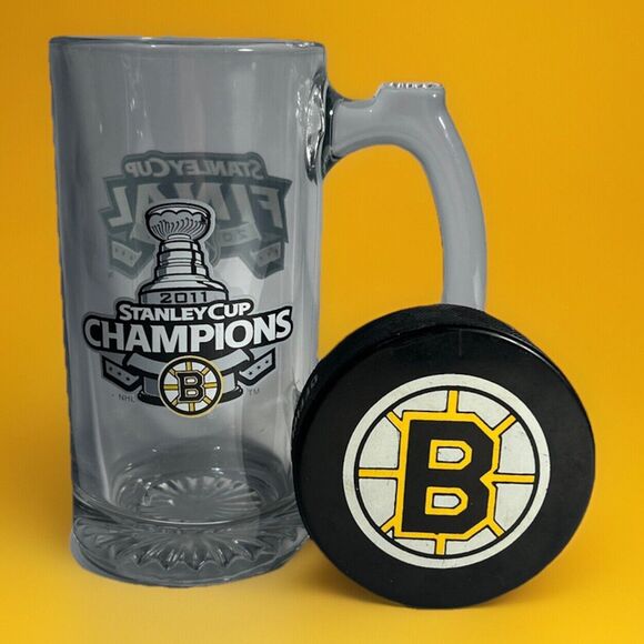 BOSTON BRUINS 2011 NHL Stanley Cup Champions -16oz Glass Mug & Logo Hockey Puck